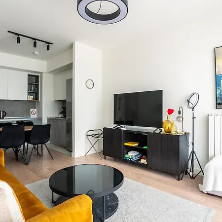 The View Waterfront Apartment *